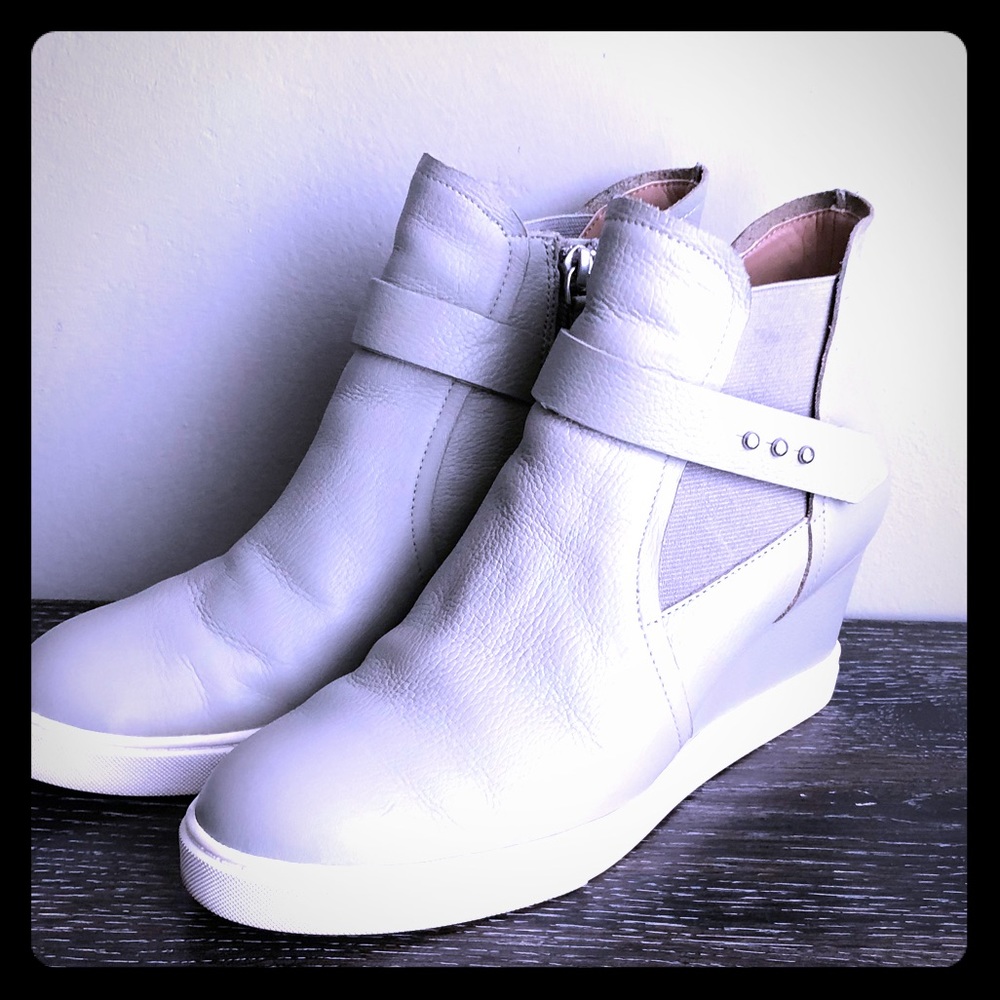 Linea Paolo wedge zip up sneaker